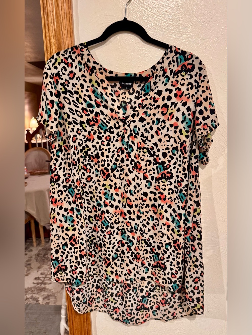 torrid Multicolor Leopard Print Short Sleeve Top - Cream Base